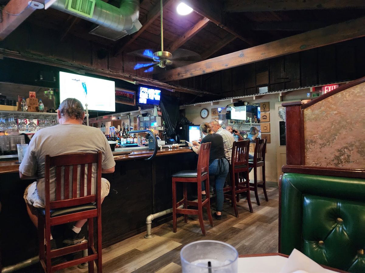 El Rancho Inn | Steak & Lobster
